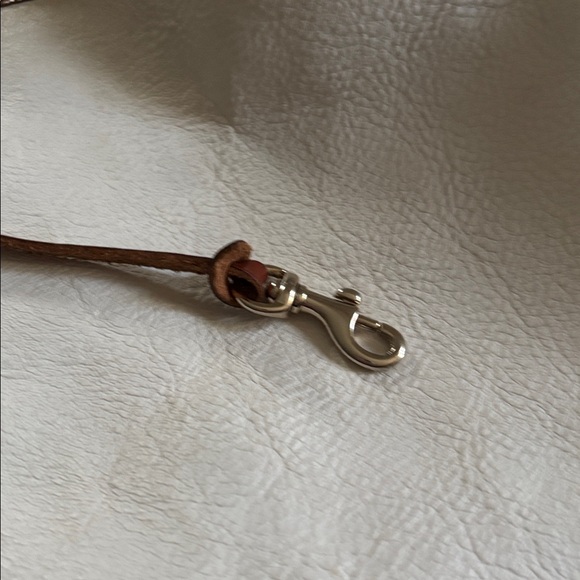 Dooney & Bourke Vintage Cream and Brown Leather Handbag. - Picture 4 of 8